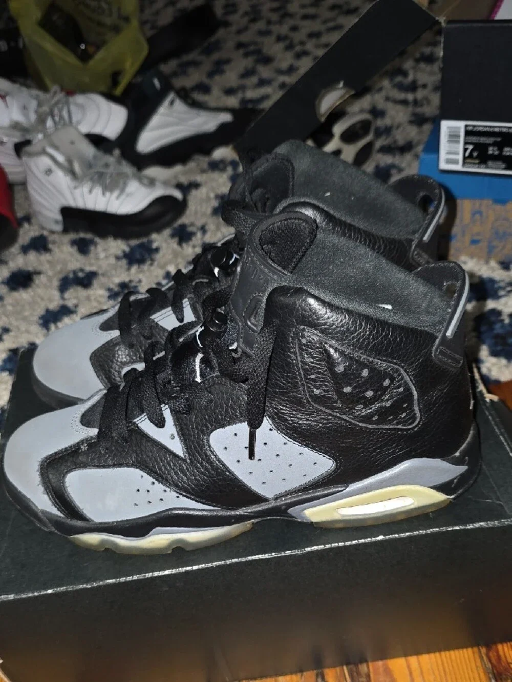 Jordan Kids Basketball Sneakers in Black and Gray